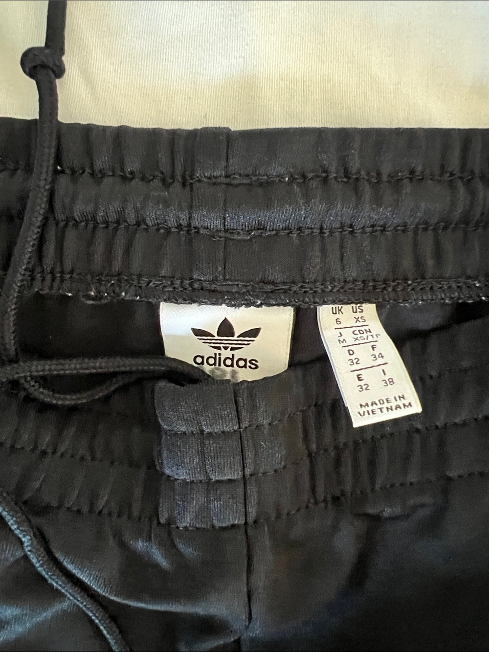 Adidas Women’s Zippered bottom Joggers, like new! - Picture 4 of 4